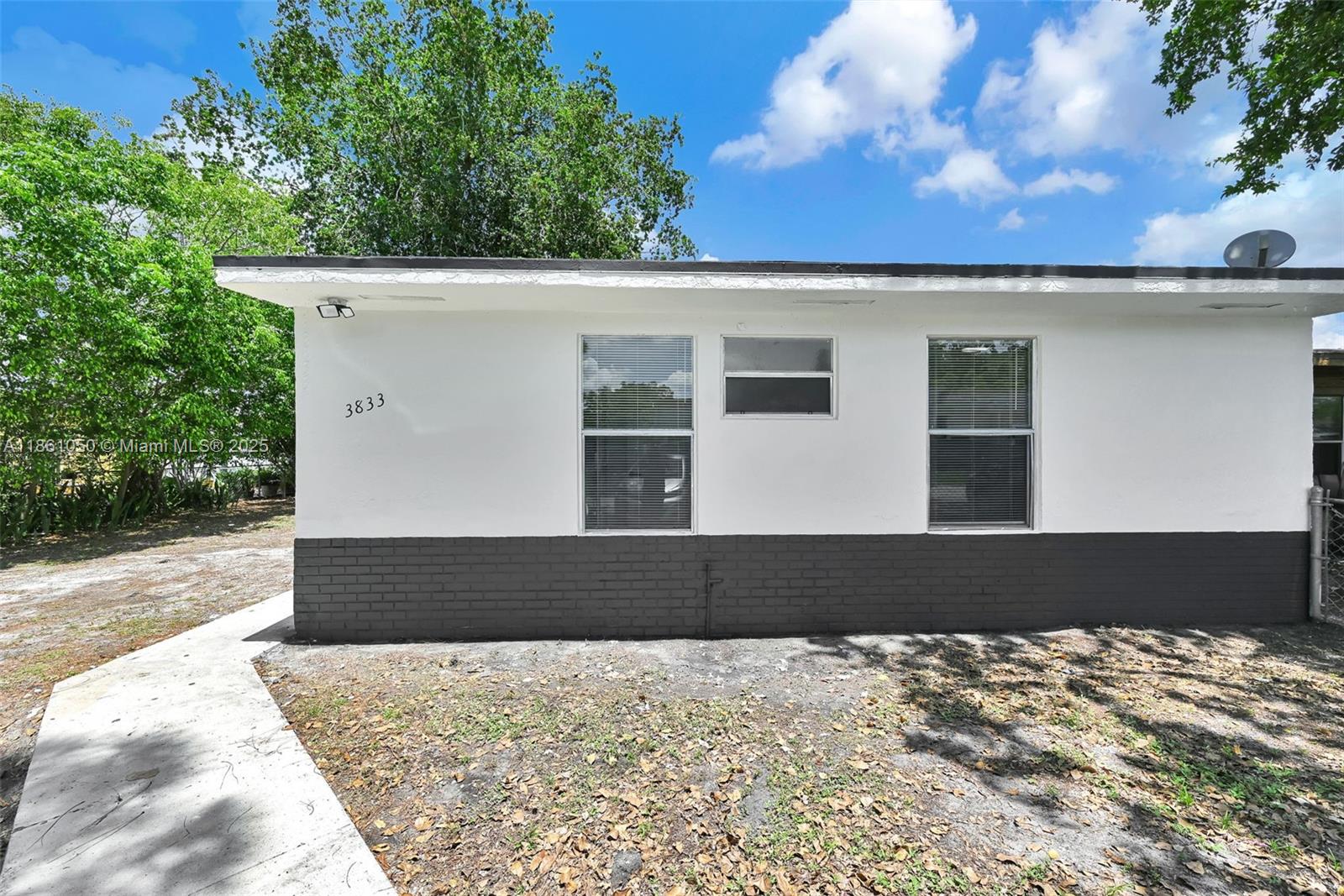 3833 NW 213th Ter, Miami Gardens FL 33055
