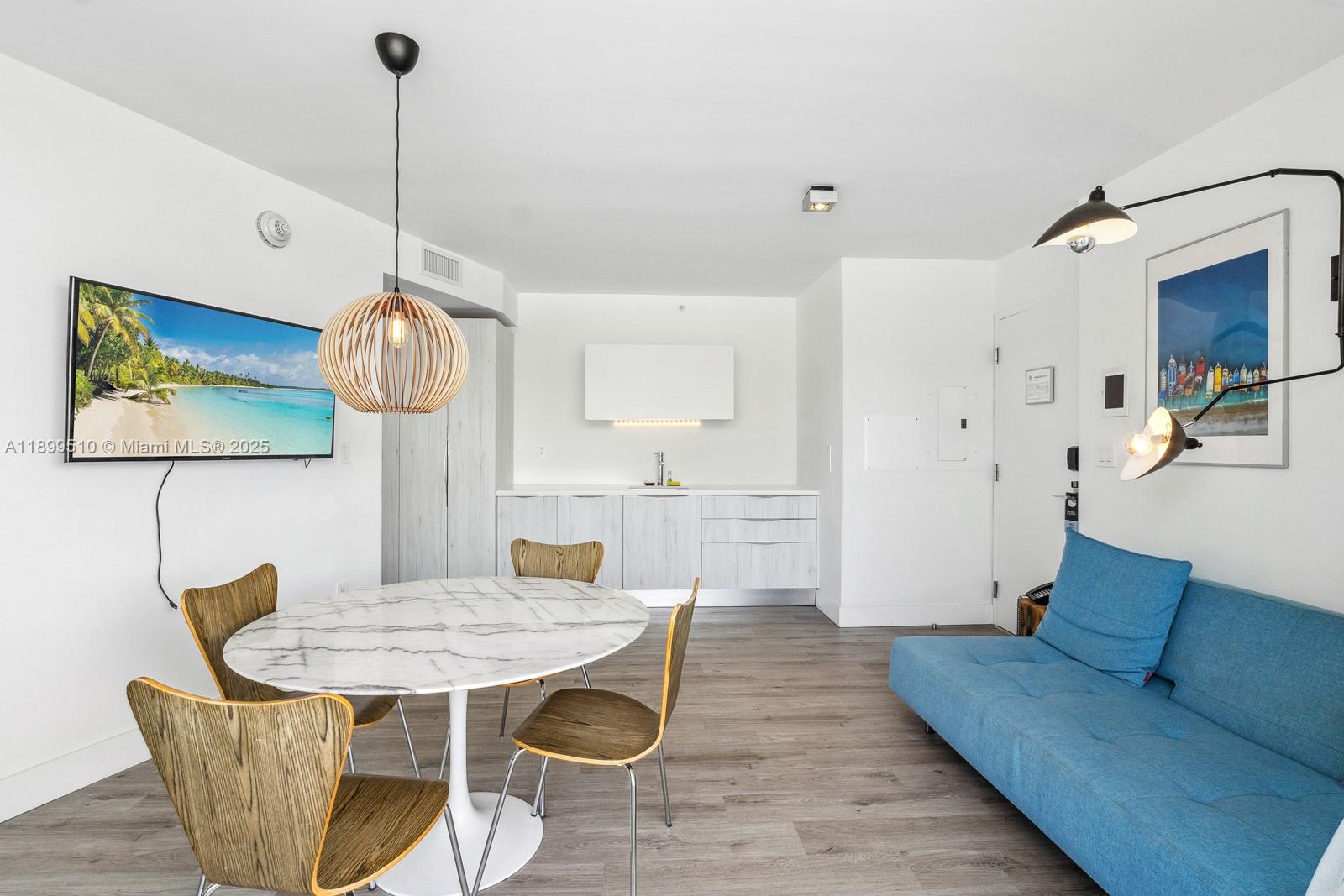 6080 Collins Ave # 302, Miami Beach FL 33140