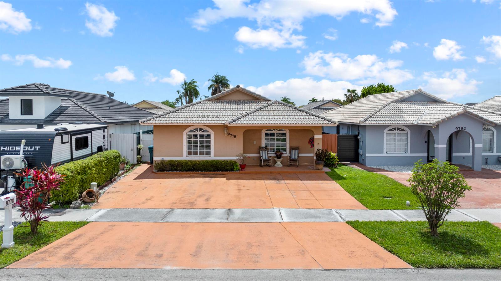 9778 NW 128th Lane, Hialeah Gardens FL 33018