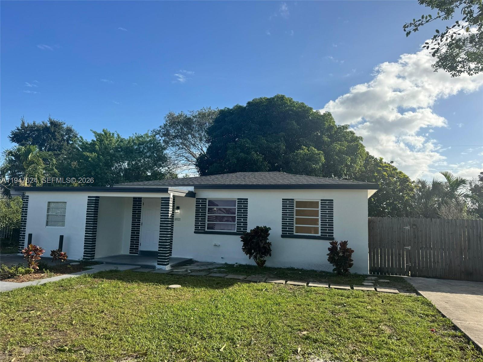10521 NW 35th Ct, Miami FL 33147
