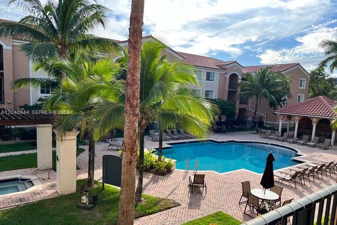 6841 SW 44th St # 204, Miami FL 33155