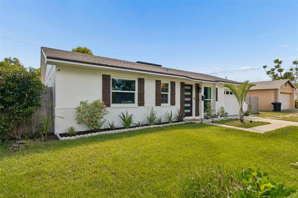 4185 WHITING DRIVE SE, ST PETERSBURG, FL — photo 4 of 30