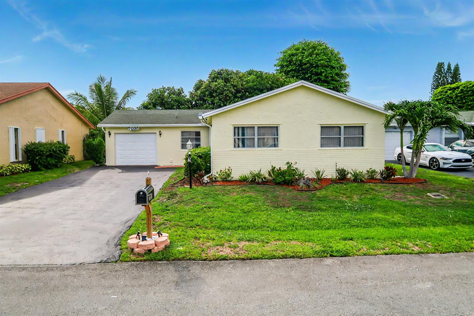 7095 Pine Bluff Drive, Lake Worth FL 33467