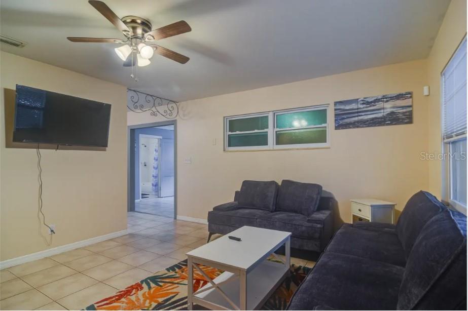 236 EMERALD LANE, LARGO, FL — photo 2 of 21
