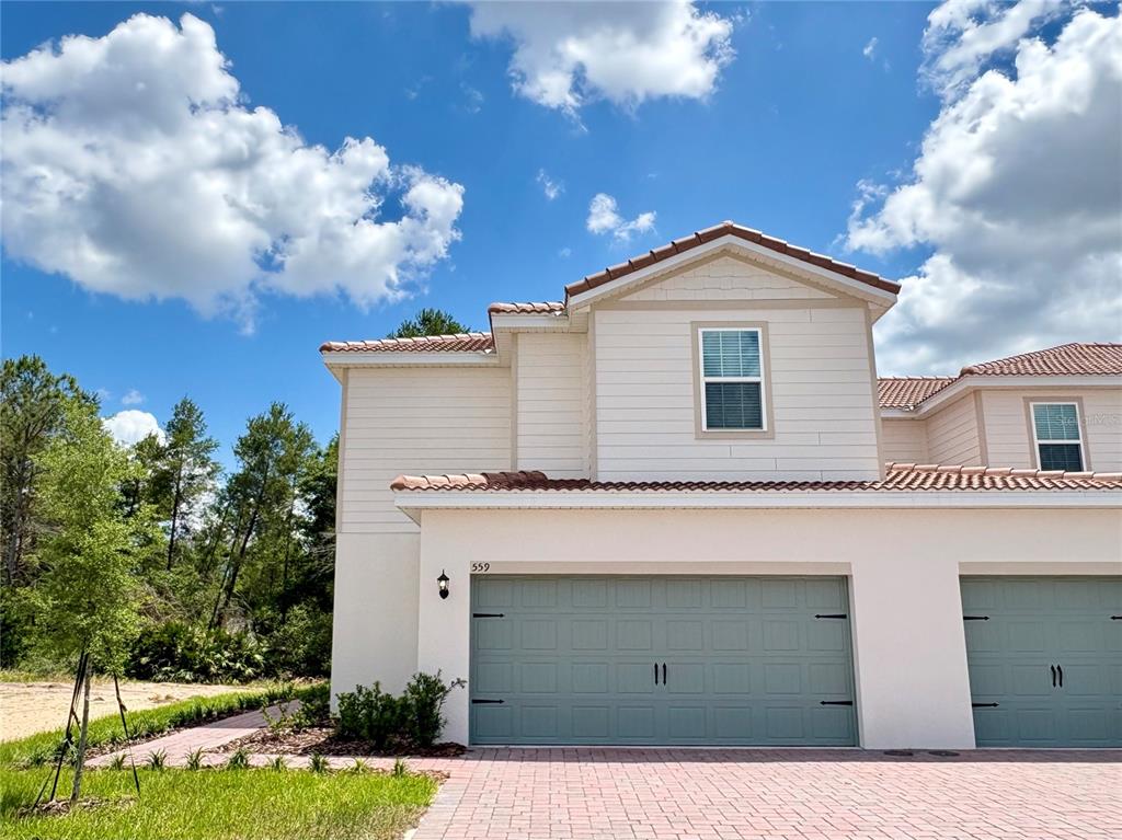 559 BAY LEAF DRIVE