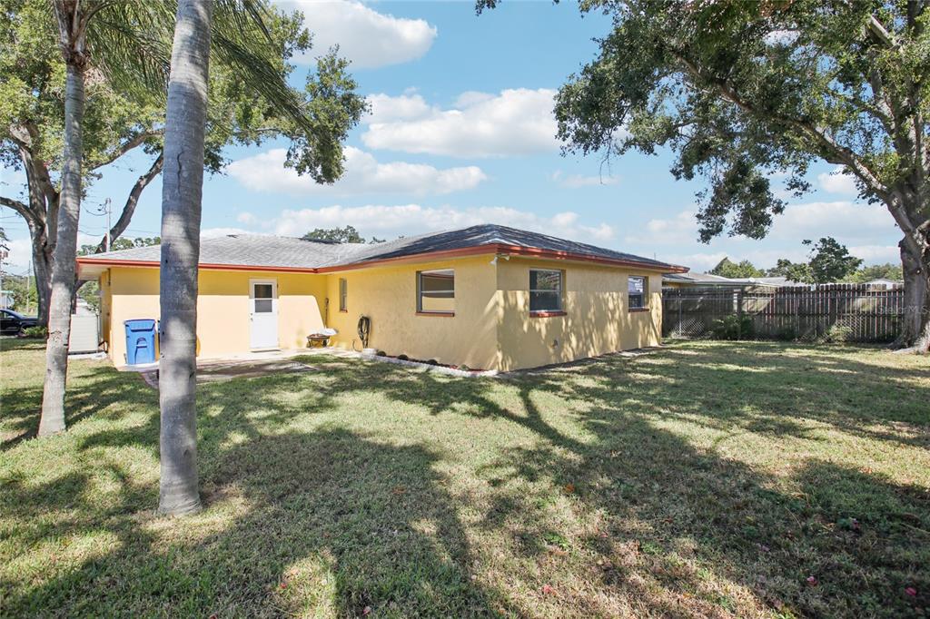 1547 ANDOVER DRIVE, DUNEDIN, FL — photo 2 of 23