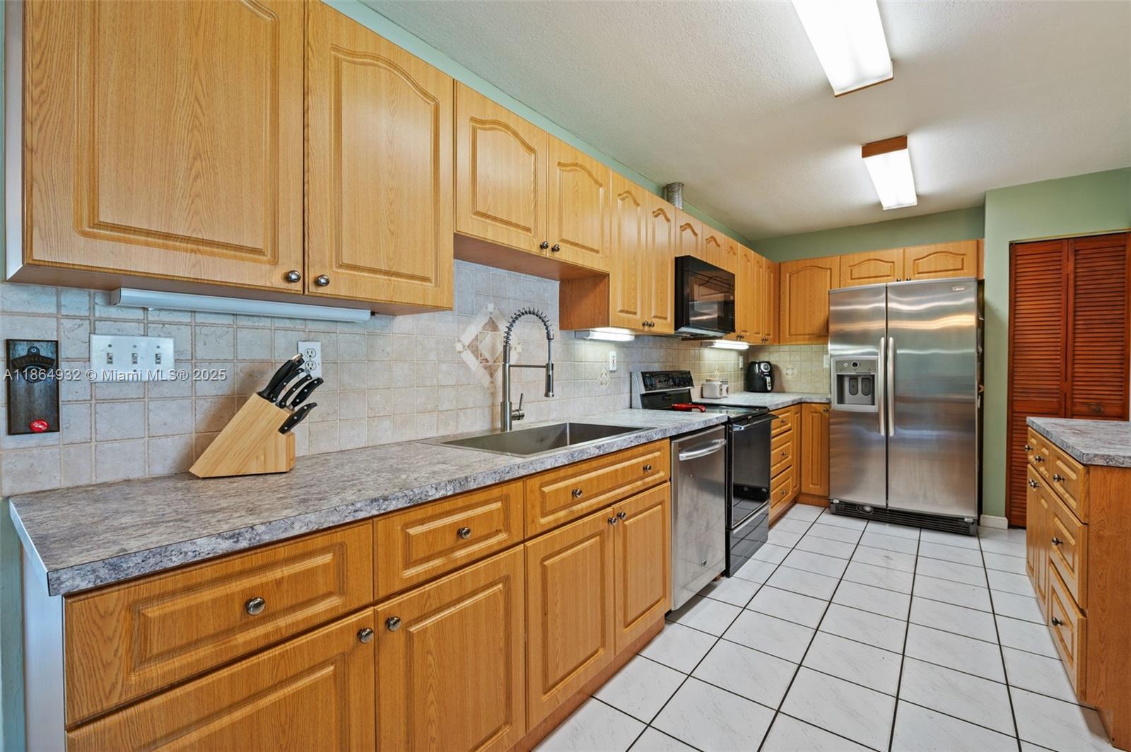 7321 E Mcarthur Pkwy, Hollywood FL 33024
