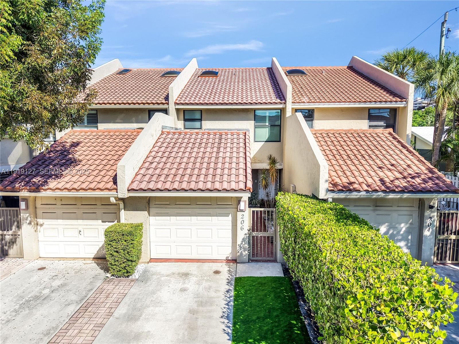 206 Washingtonia Ave, Lauderdale By The Sea FL 33308