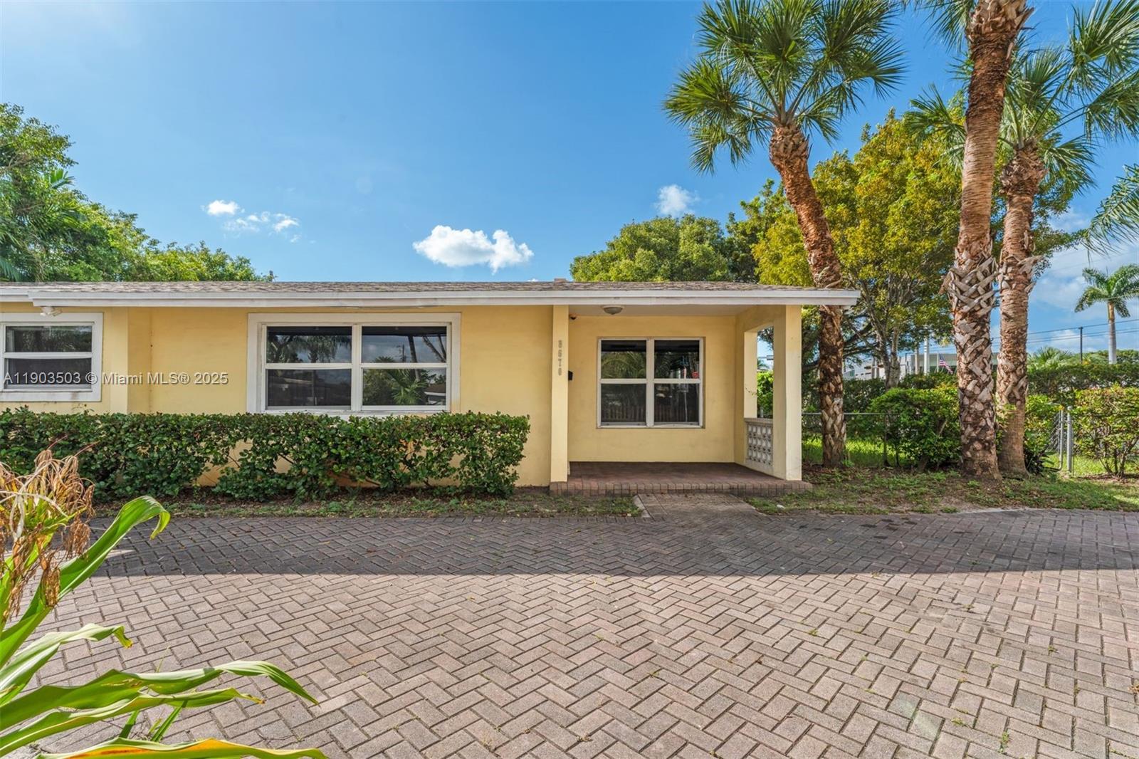 8670 SW 27th Ln, Miami FL 33155
