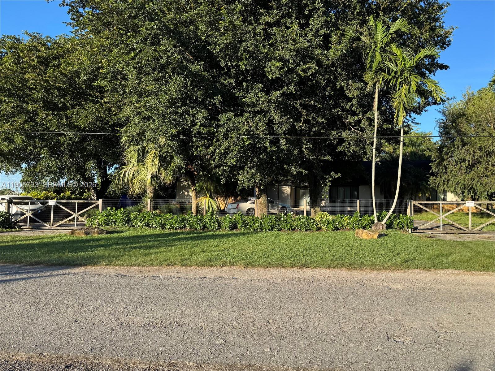 18750 SW 207th Ave, Miami FL 33187