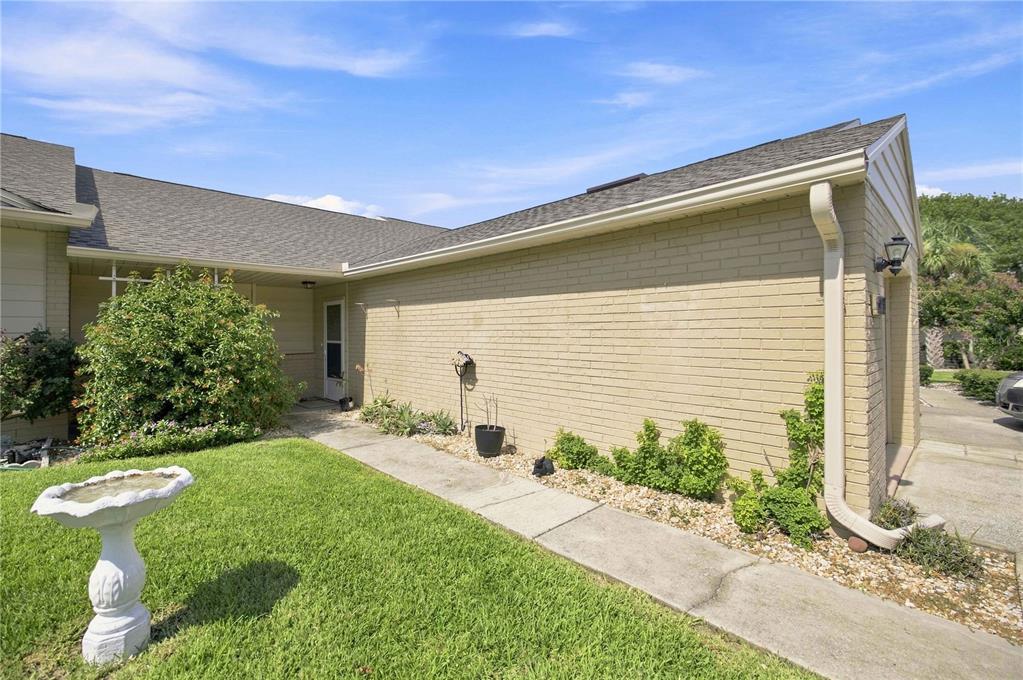 5033 SE 109TH PLACE, BELLEVIEW, FL — photo 2 of 30