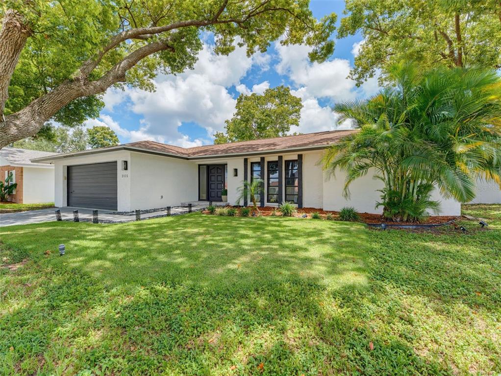 2121 BEECHER ROAD, CLEARWATER, FL — photo 2 of 30