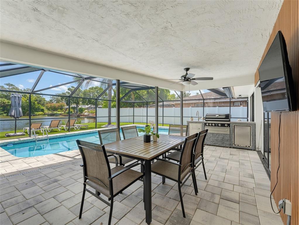 2121 BEECHER ROAD, CLEARWATER, FL — photo 4 of 30