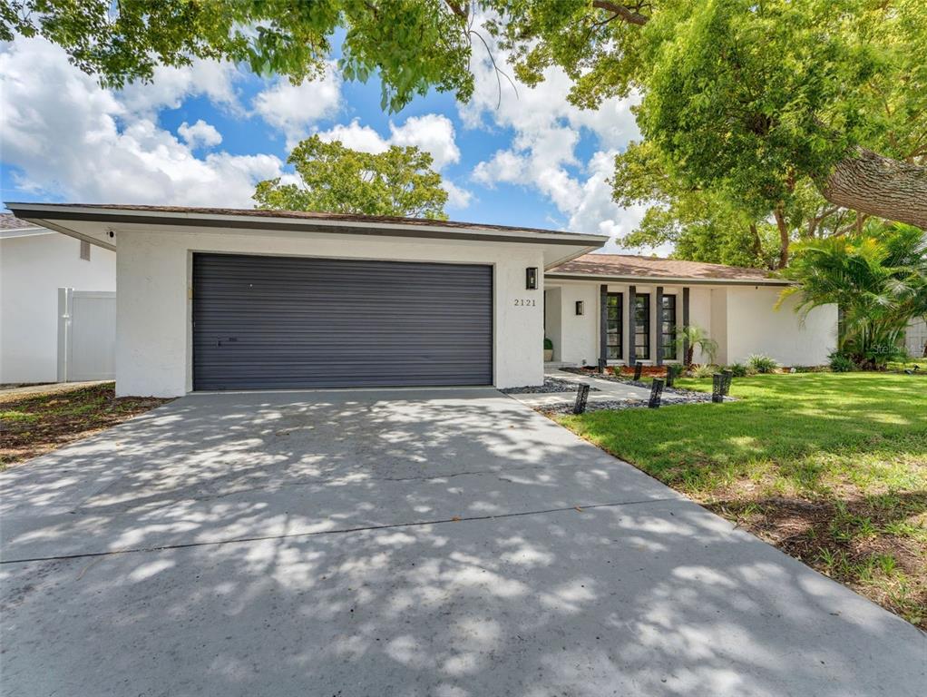 2121 BEECHER ROAD, CLEARWATER, FL — photo 5 of 30