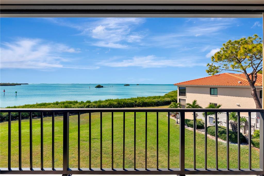 1810 MARINER DRIVE UNIT 207