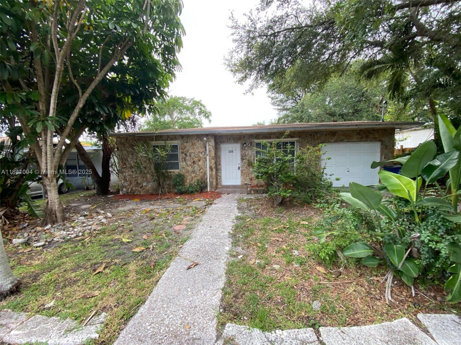 128 SW 7th Ter, Hallandale Beach FL 33009