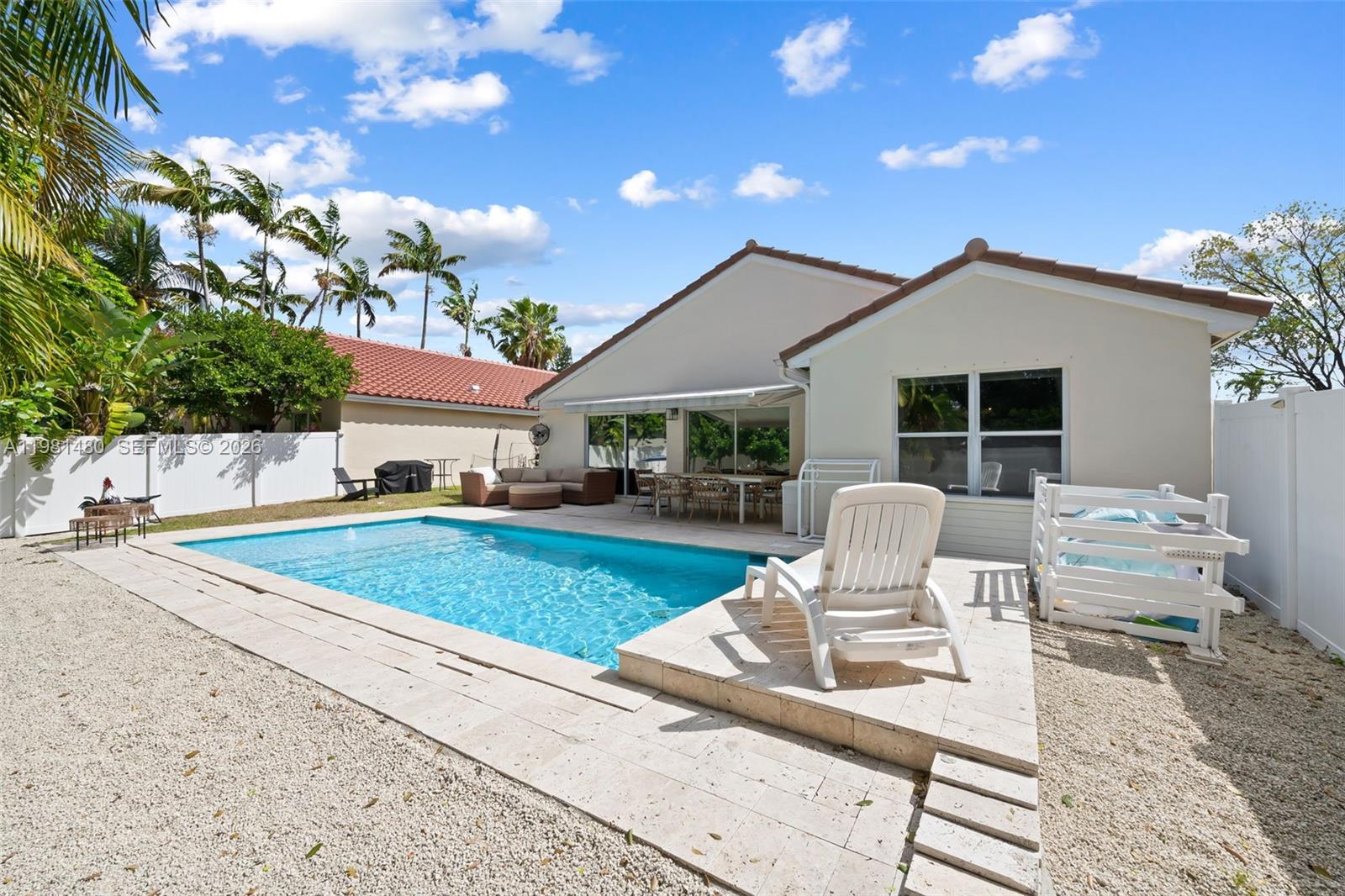 334 SW 194th Ave, Pembroke Pines FL 33029