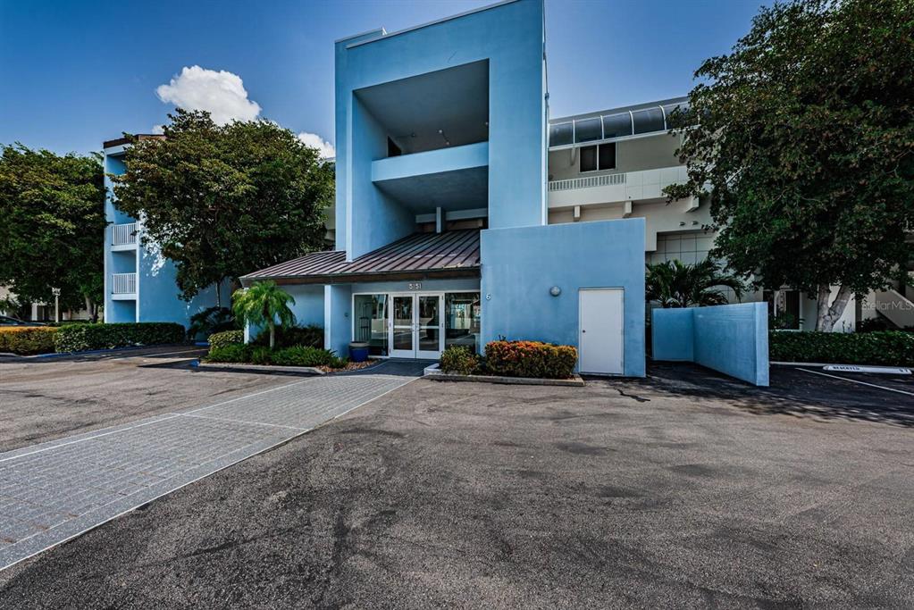 5151 ISLA KEY BOULEVARD S UNIT 220