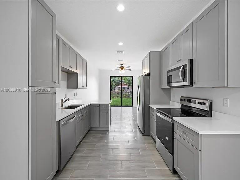 141 W 16th St, Riviera Beach FL 33404
