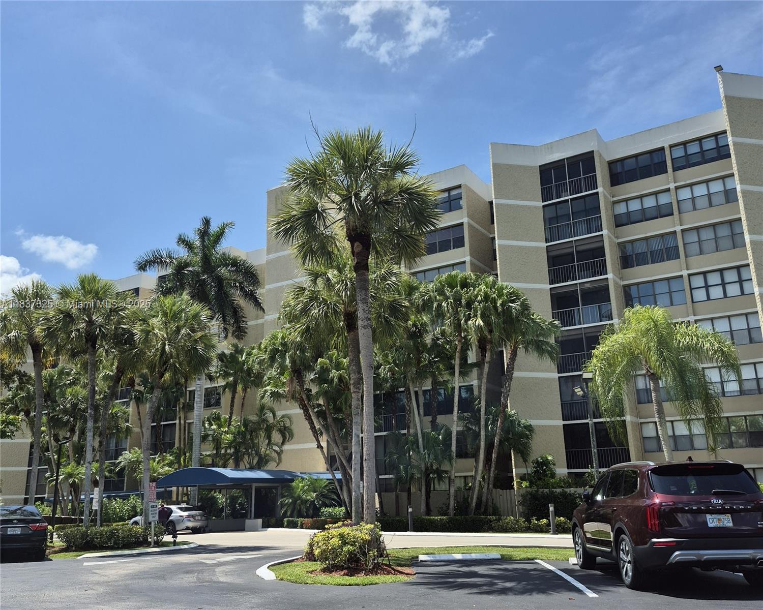 16300 Golf Club Rd # 412, Weston FL 33326