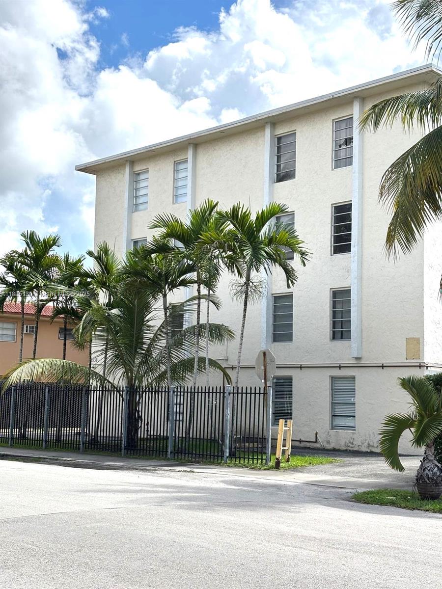 2138 SW 6th St # 201, Miami FL 33135