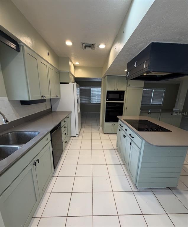 3408 17TH AVENUE W, BRADENTON, FL — photo 4 of 9