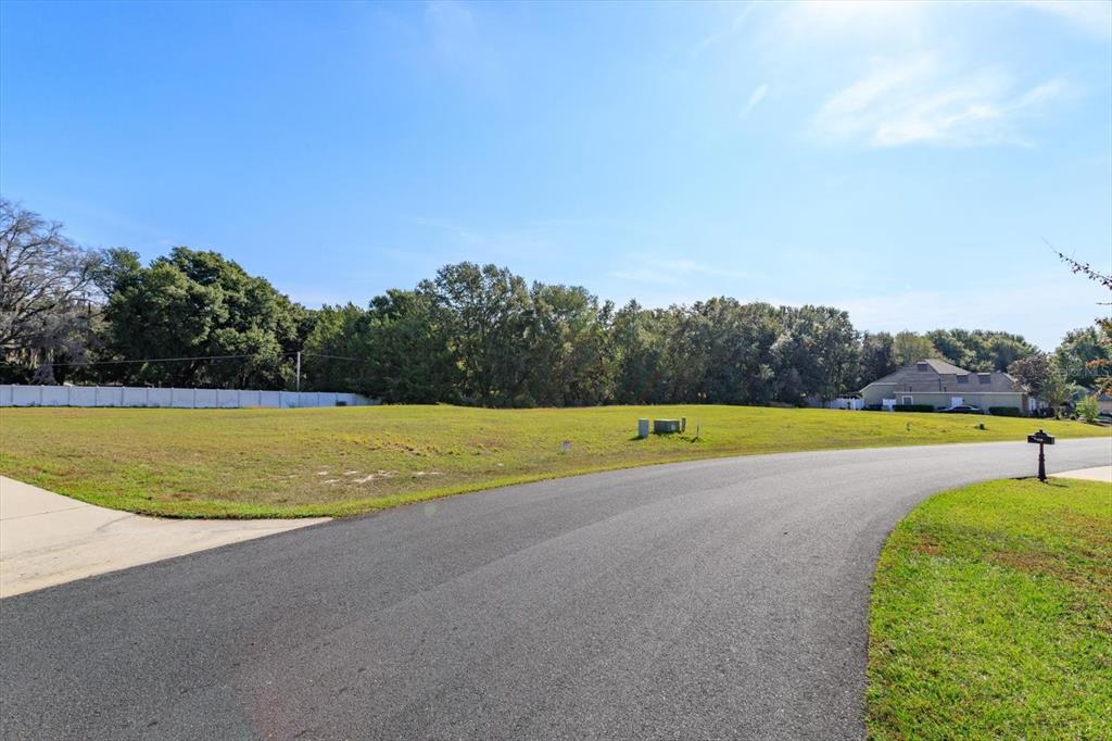 1005 MYRTLE BREEZES COURT