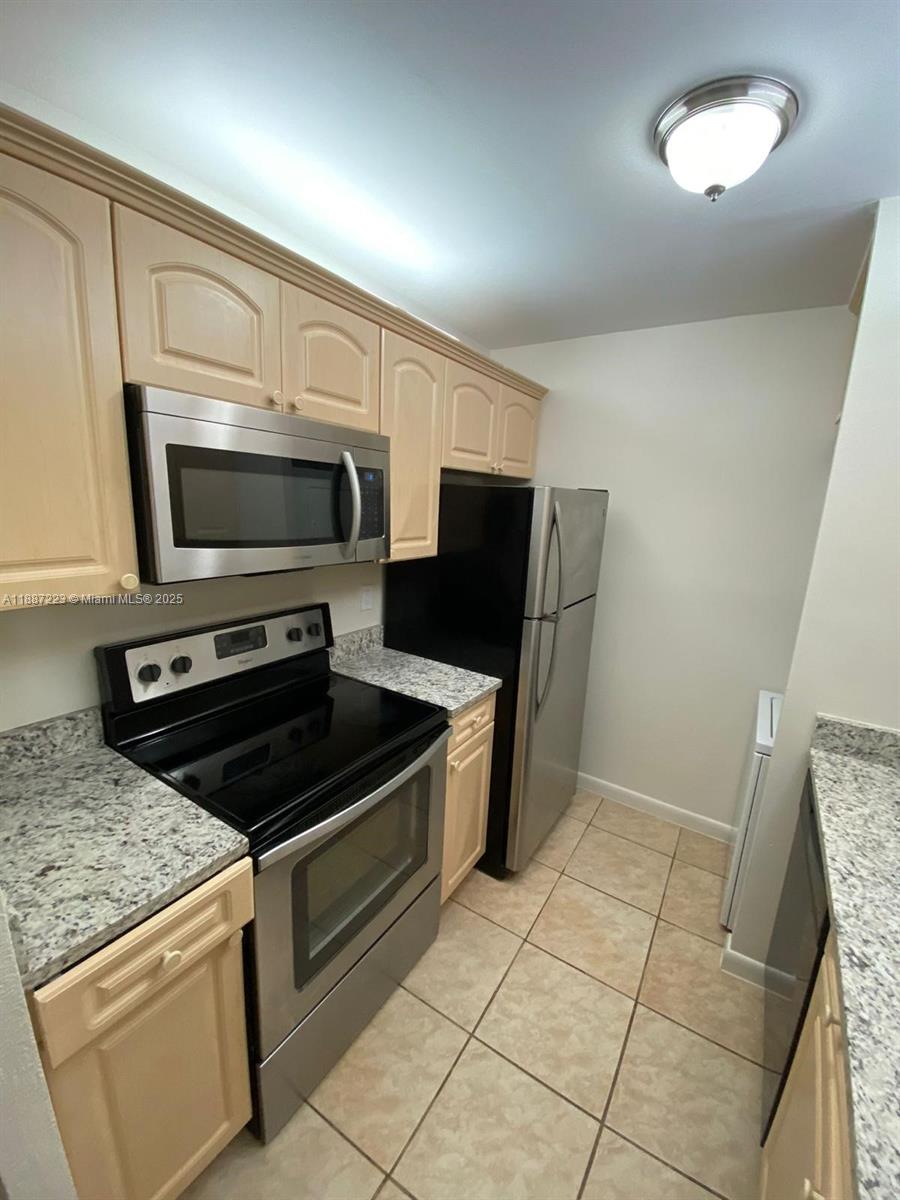 10194 Twin Lakes Dr # A, Coral Springs FL 33071