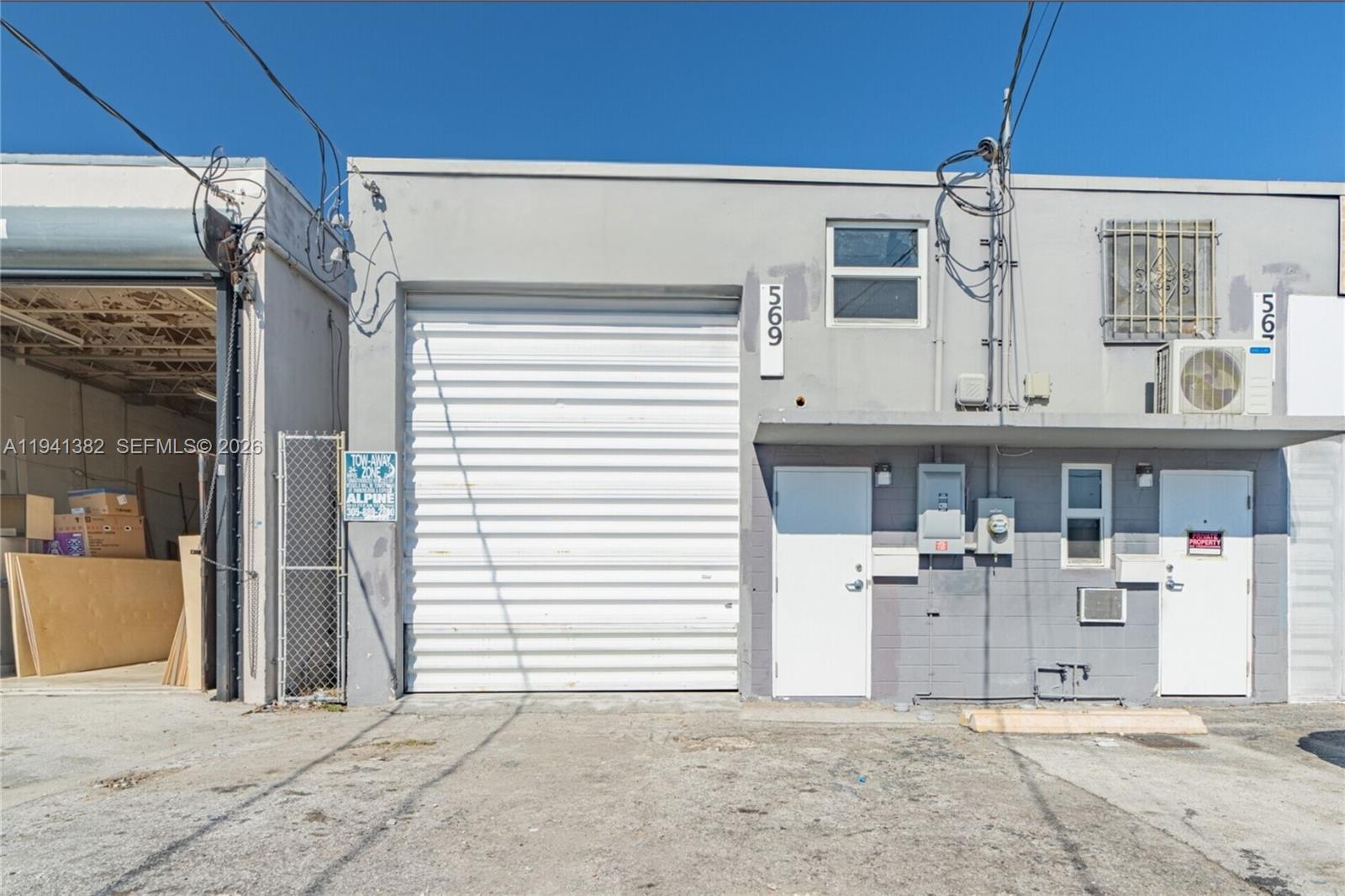 569 W 28th St, Hialeah FL 33010