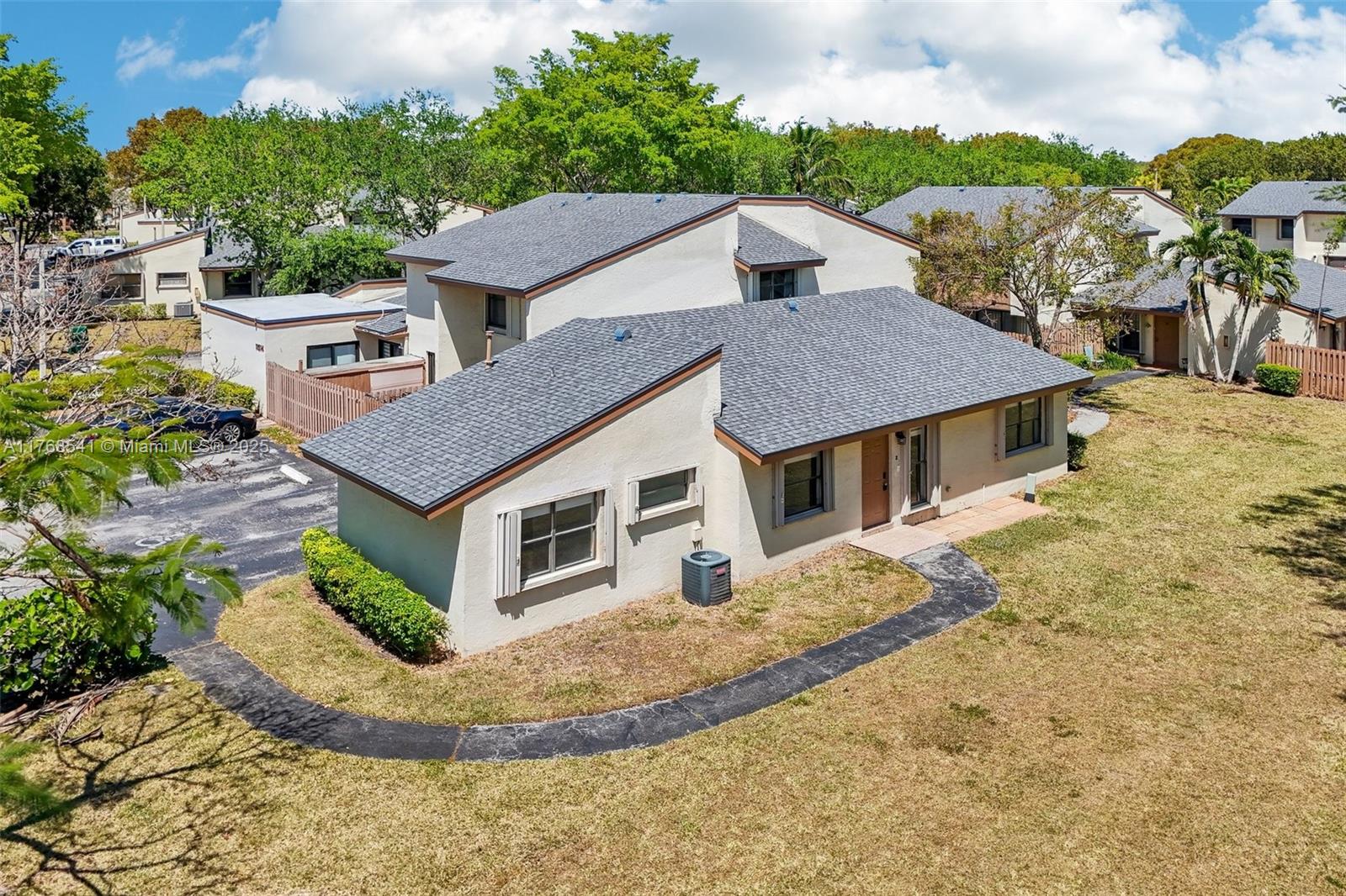 11514 SW 109th Rd # 37Z, Miami FL 33176