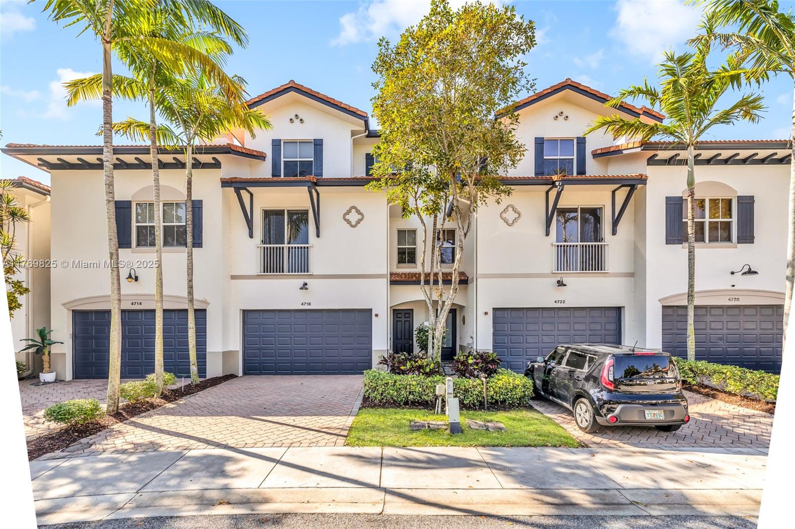 4718 S Prive Cir, Delray Beach FL 33445