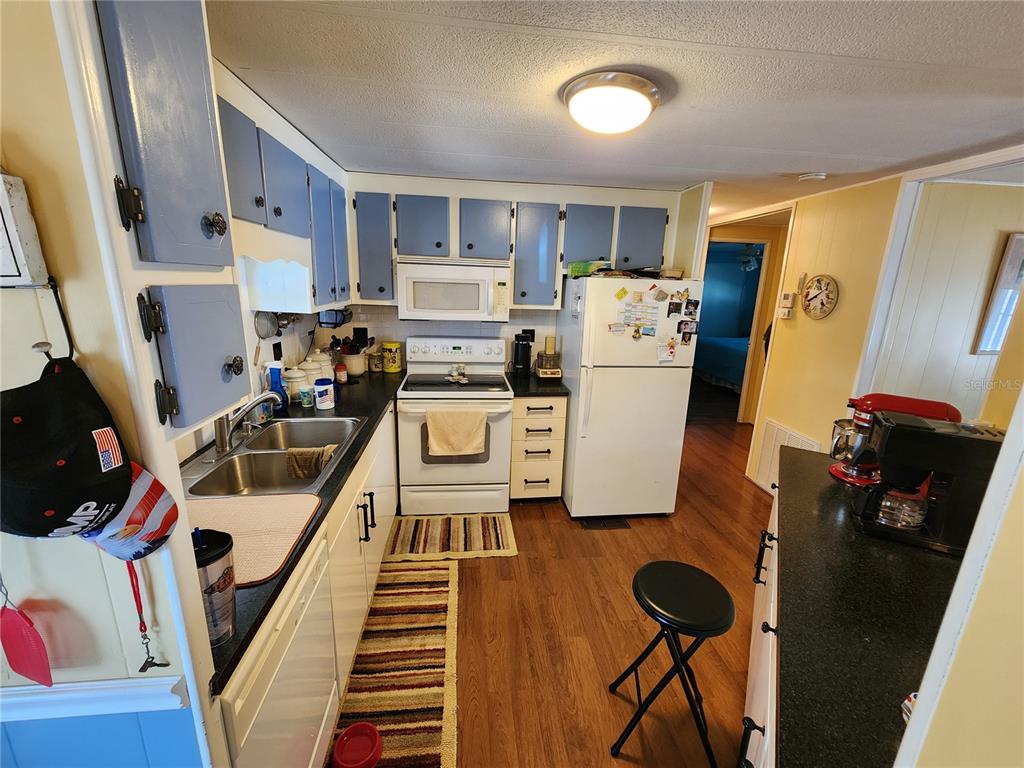 403 DUBLIN AVENUE, BRADENTON, FL — photo 5 of 26