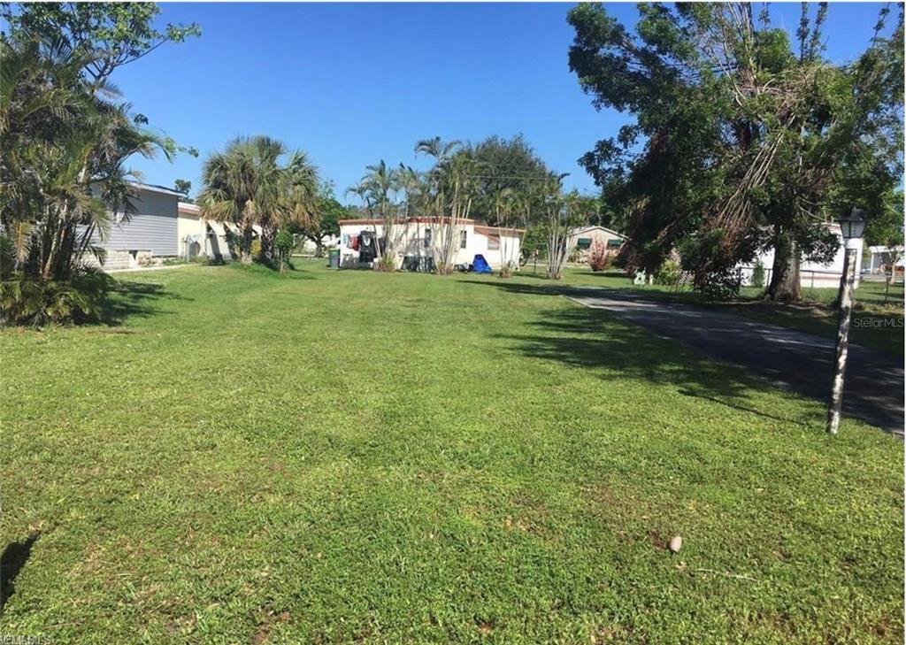 171 PINE KEY LANE UNIT 28, NAPLES, FL — photo 2 of 8