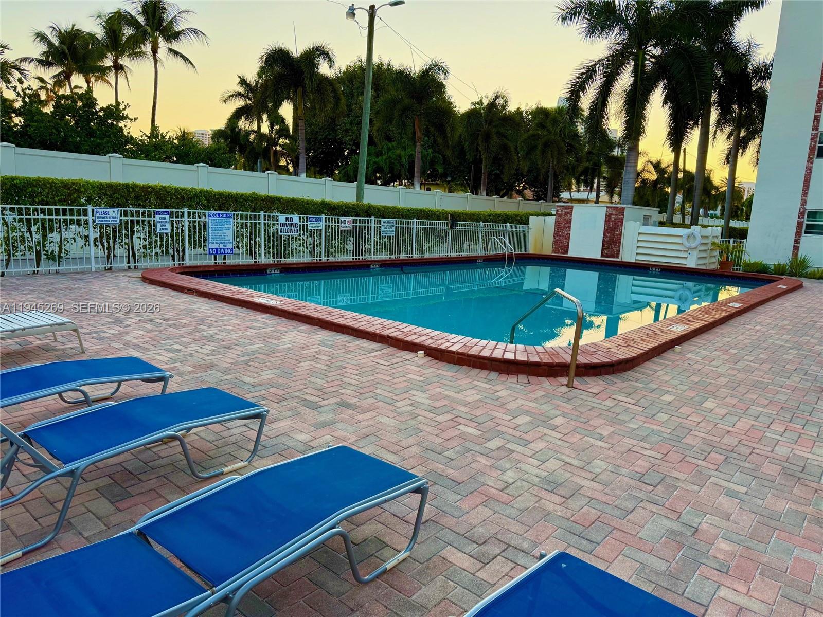 HALLANDALE BEACH, FL — photo 3 of 30
