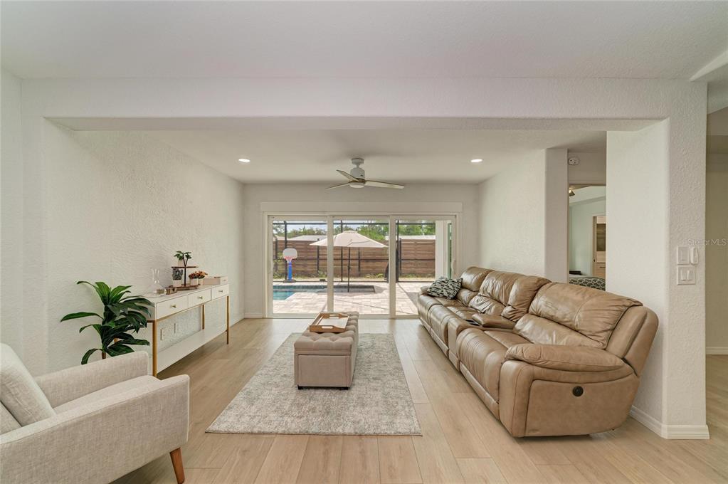 655 MISSOURI ROAD, VENICE, FL — photo 3 of 27