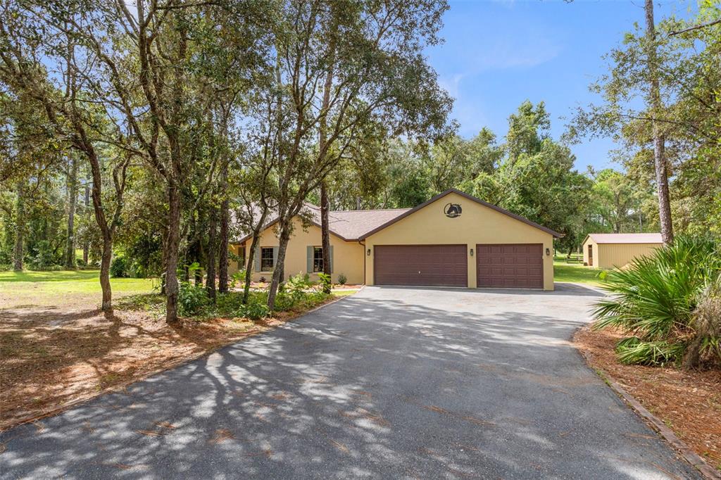 3202 N BUCKHORN DRIVE