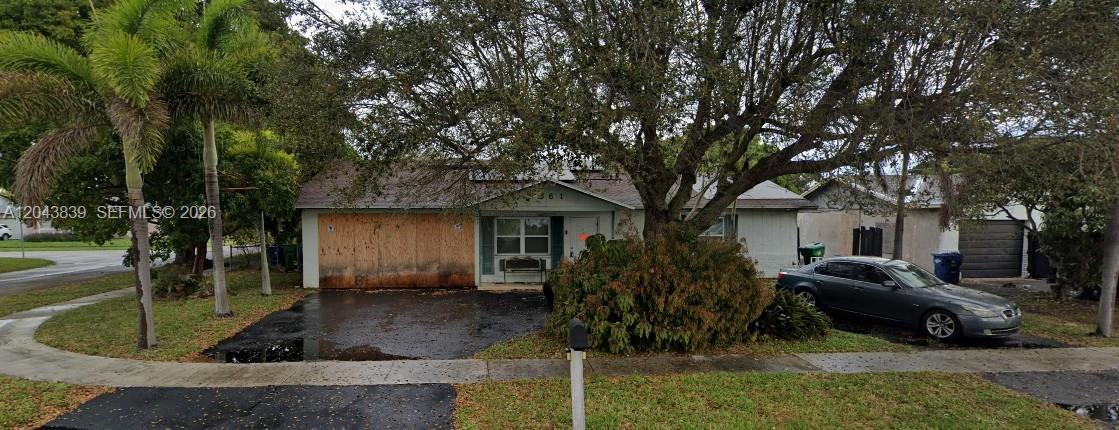 8361 NW 47th St, Lauderhill FL 33351