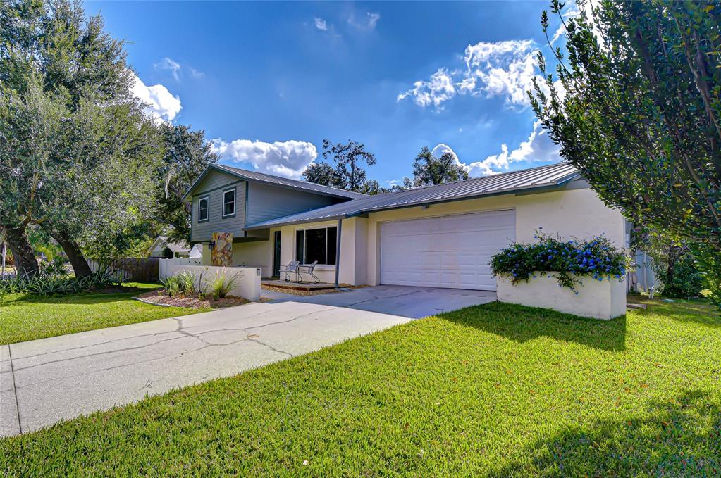 309 BLOOMINGFIELD DRIVE
