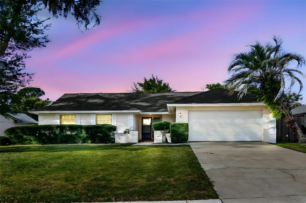 8012 HOOK CIRCLE