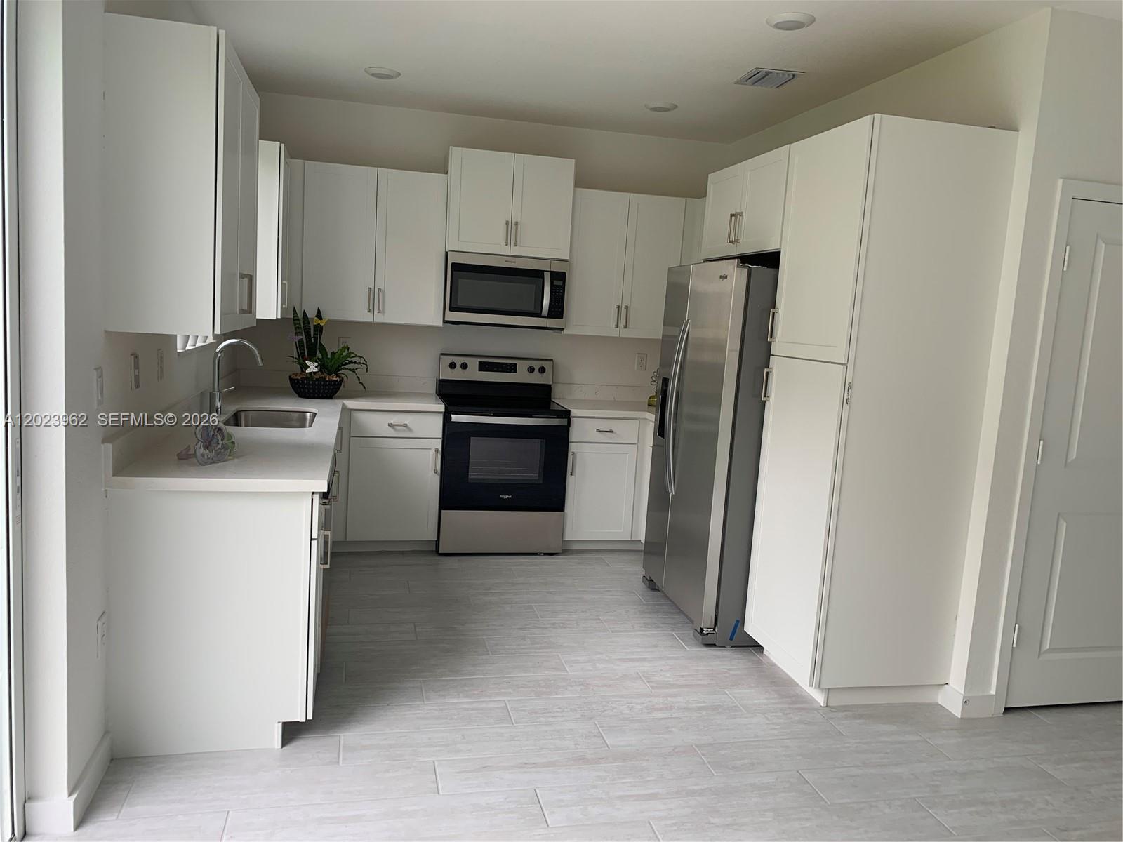 1068 SE 24th Ave, Homestead FL 33035