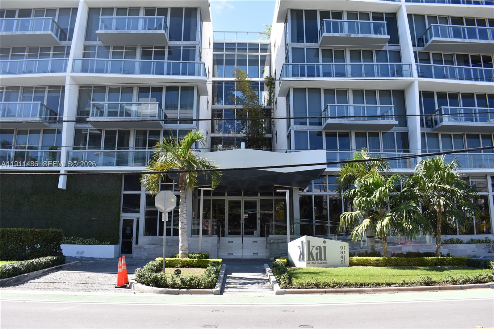 9940 W Bay Harbor Dr, Bay Harbor Islands FL 33154