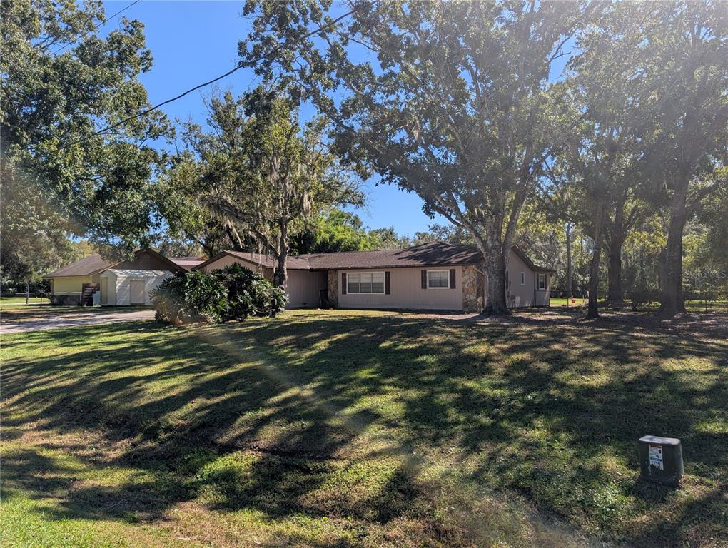 6906 COLLINGSWOOD COURT