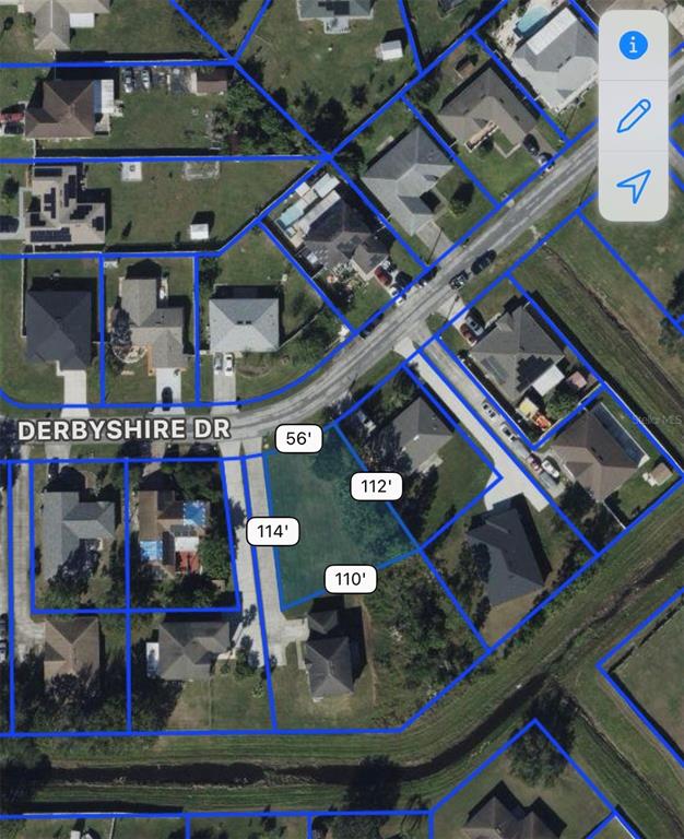 This is an aerial map showing residential property lot lines and dimensions on a street — DERBYSHIRE DRIVE, KISSIMMEE, FL
