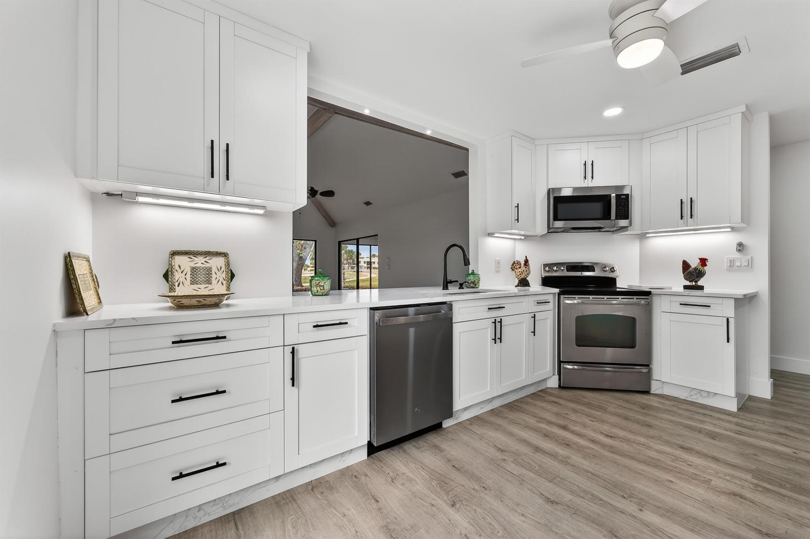 6893 SE Bunker Hill Drive, Hobe Sound FL 33455