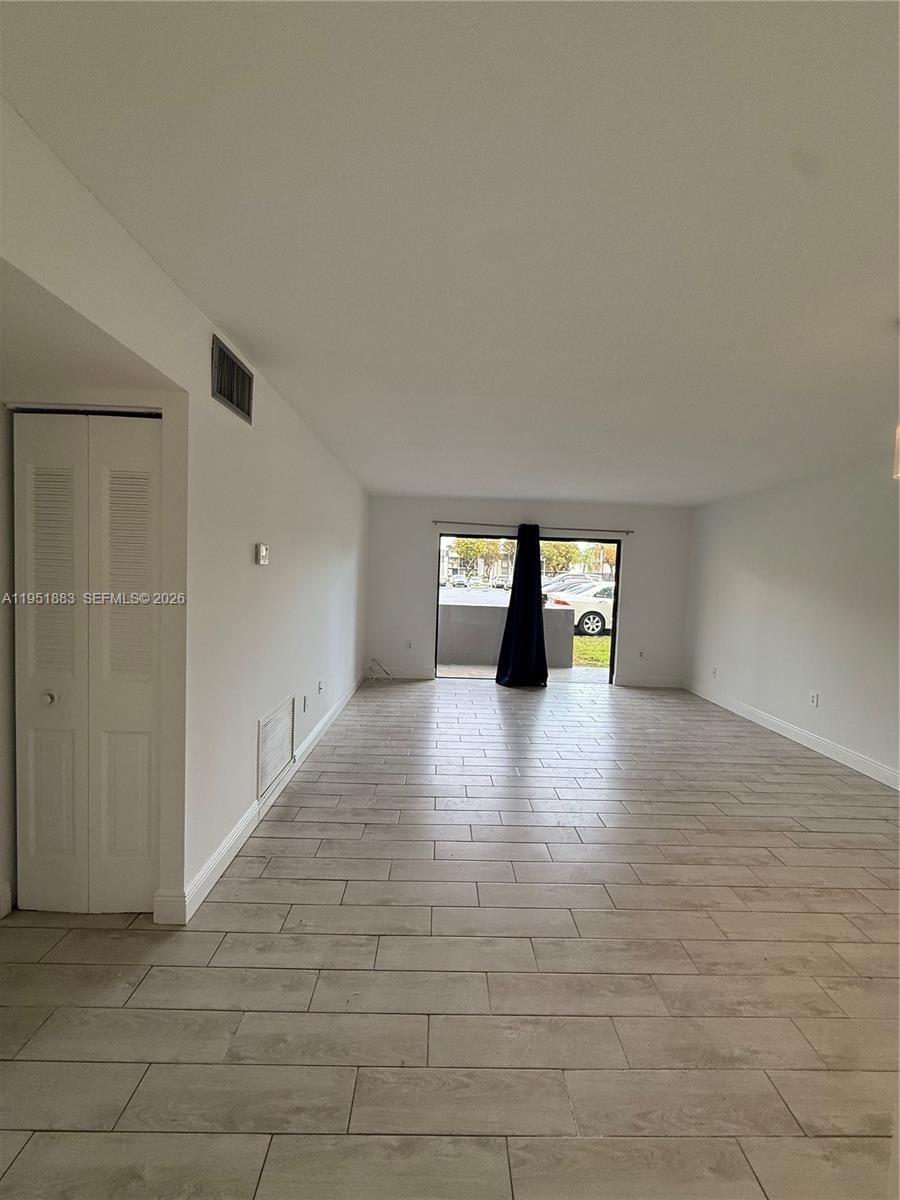 10431 N Kendall Dr # D104, Miami FL 33176
