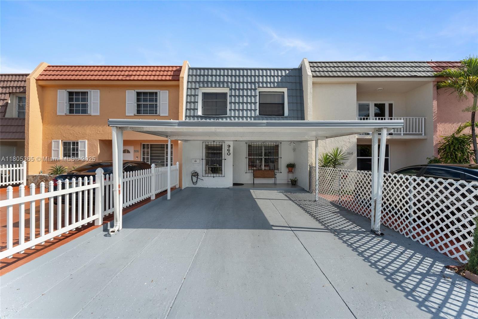 960 W 79th Pl, Hialeah FL 33014