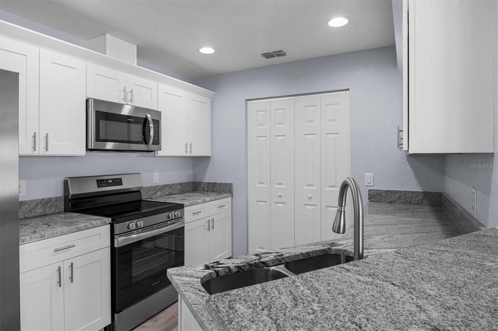 4153 OAK LOOP UNIT 0, MULBERRY, FL — photo 5 of 11