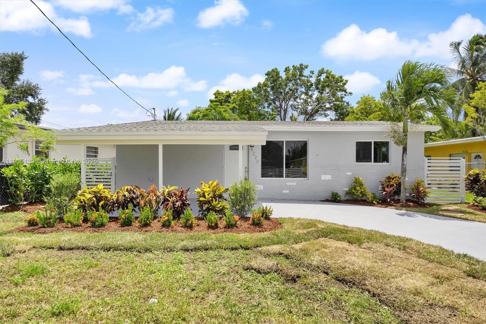 4220 SW 21st St, West Park FL 33023