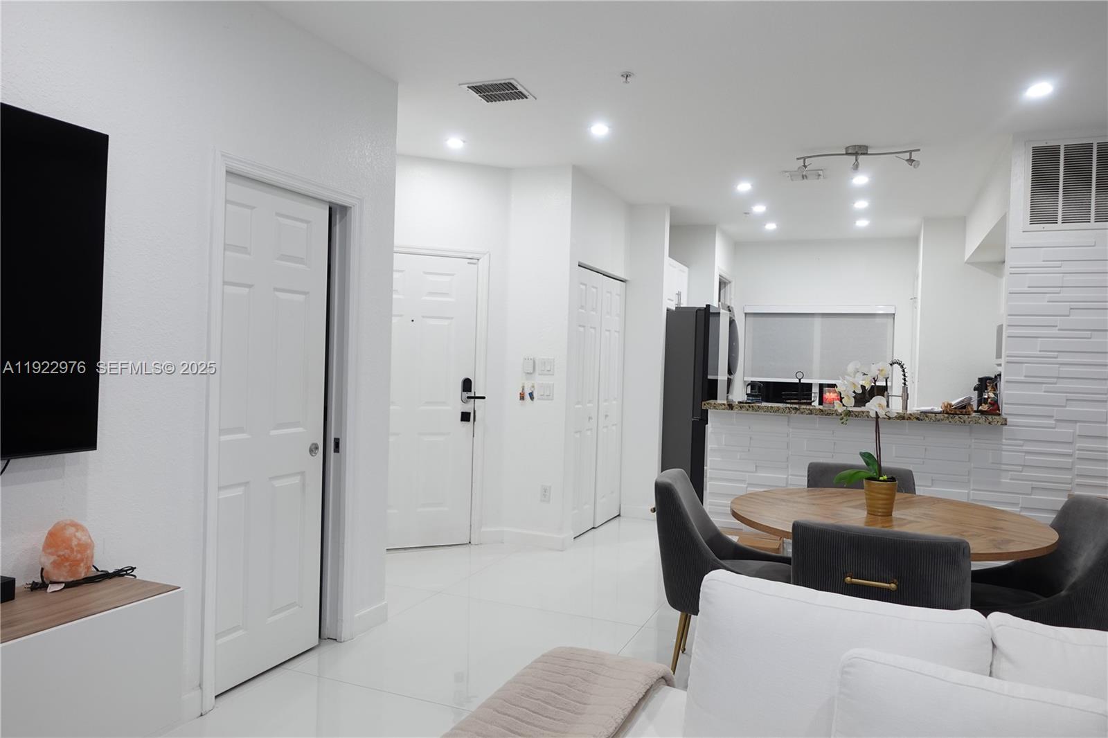 111 NW 2nd Ave # 2, Hallandale Beach FL 33009