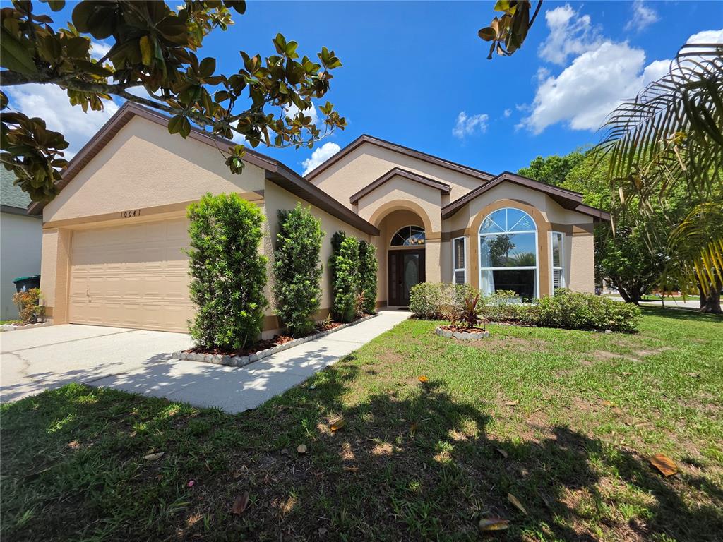 10041 RIVER GLEN CT